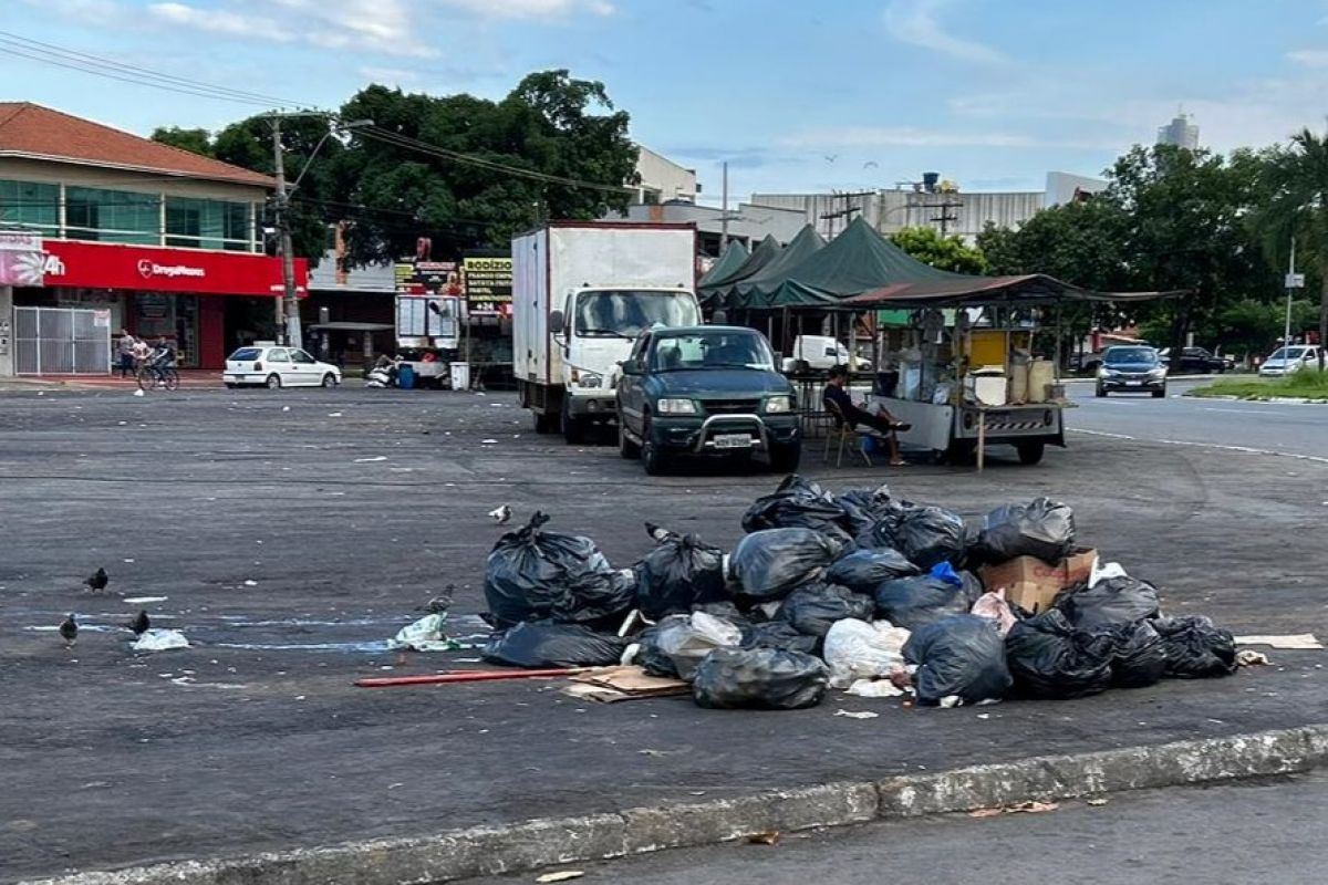 Em nova gambiarra, Prefeitura de Goiânia pode assinar contrato emergencial para resolver a crise do lixo